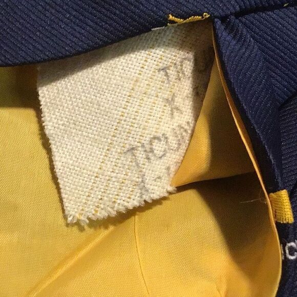 Vintage Bloomingdale’s men’s shop, male, chauvinist, pig tie - Picture 3 of 4